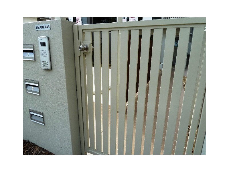 2/95 Welsby Parade, Bongaree QLD 4507