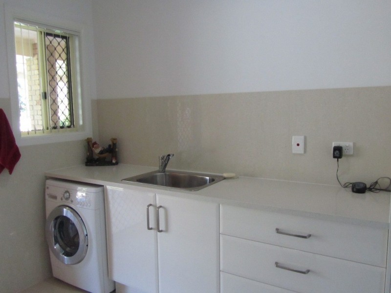 1-5 Barr Place, Ningi QLD 4511