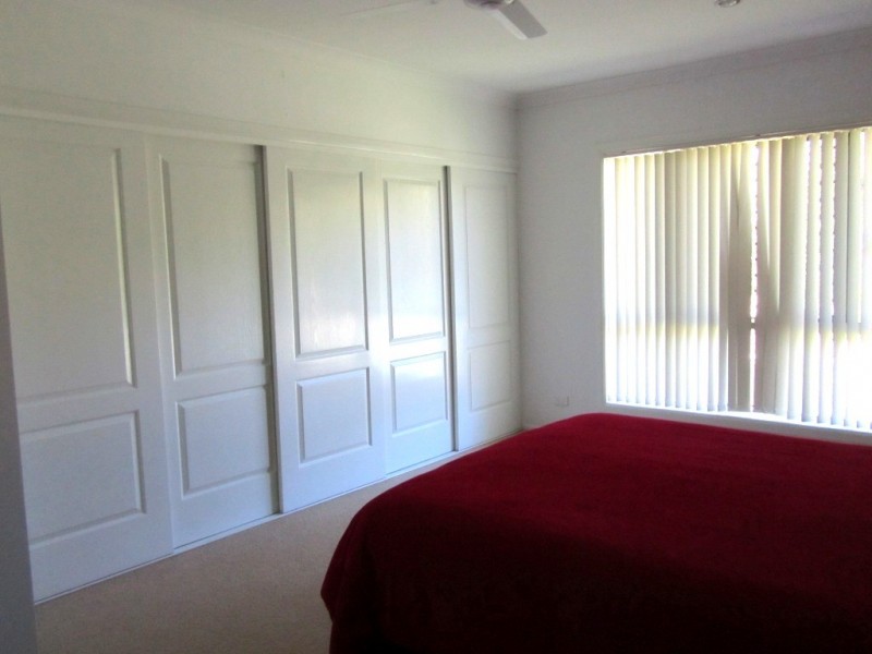 1-5 Barr Place, Ningi QLD 4511