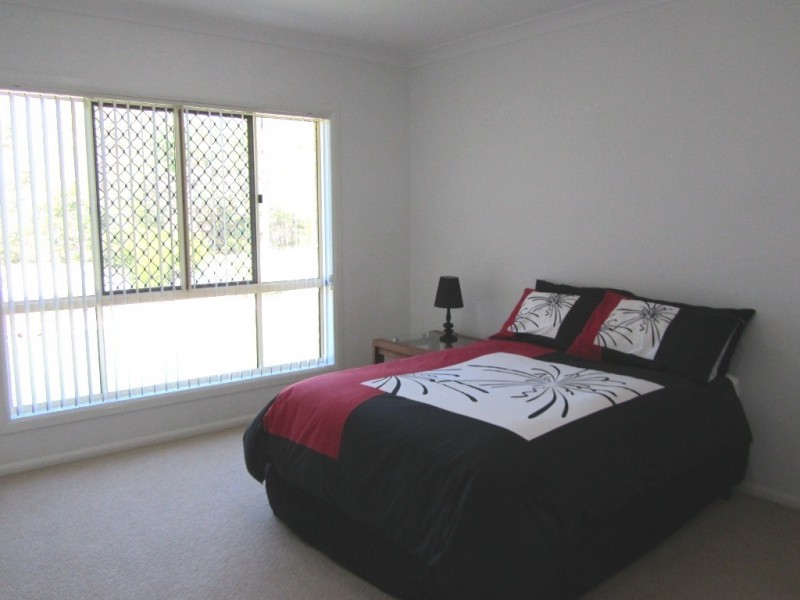 1-5 Barr Place, Ningi QLD 4511