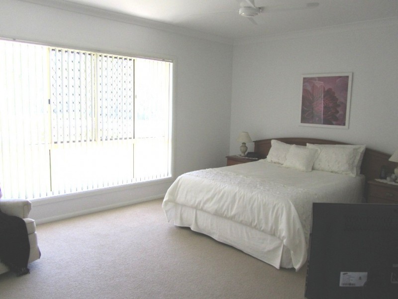 1-5 Barr Place, Ningi QLD 4511