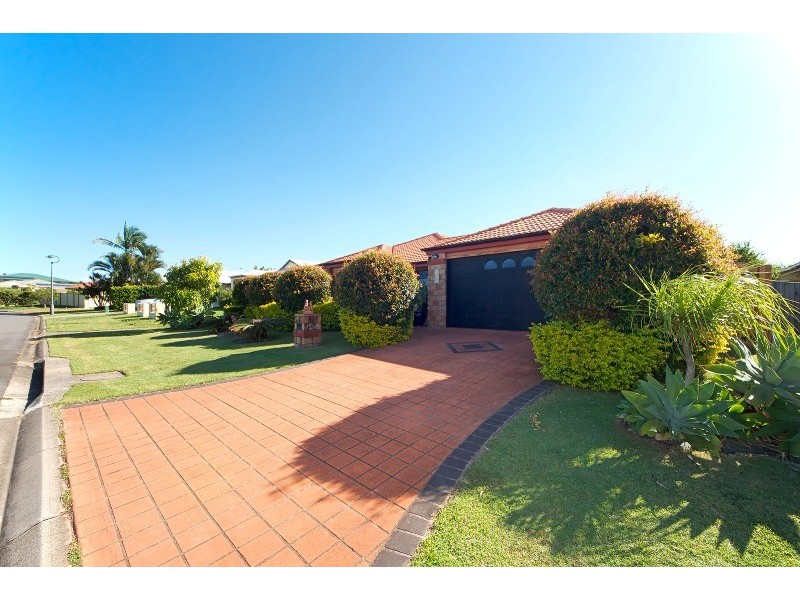 10 Avoca Esplanade, Sandstone Point QLD 4511