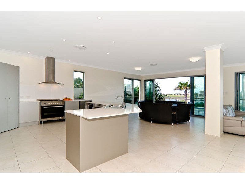 28 Teal Boulevarde, Banksia Beach QLD 4507