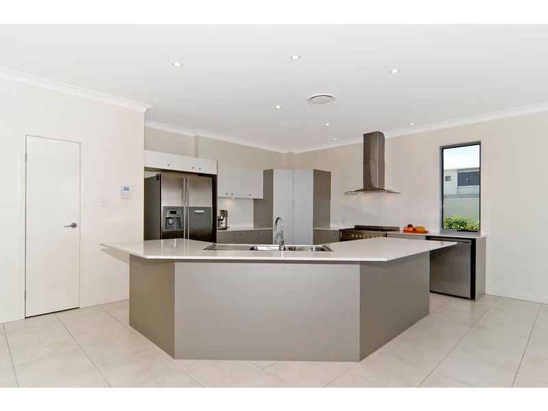 28 Teal Boulevarde, Banksia Beach QLD 4507