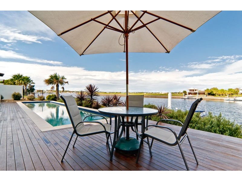 28 Teal Boulevarde, Banksia Beach QLD 4507