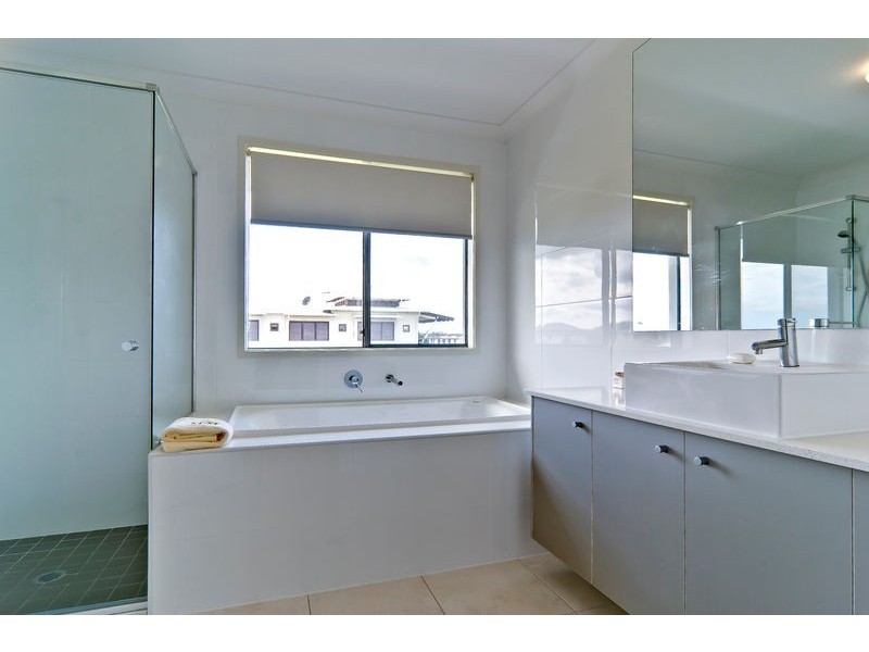 28 Teal Boulevarde, Banksia Beach QLD 4507