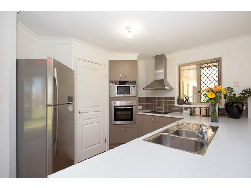12 Hirst Court, Ningi QLD 4511