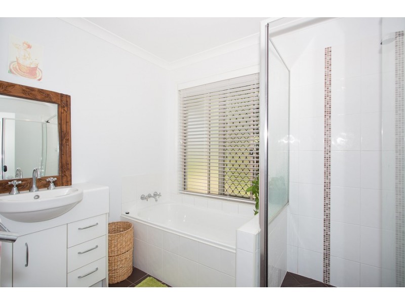 12 Hirst Court, Ningi QLD 4511