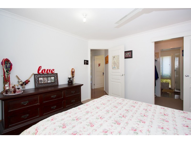 12 Hirst Court, Ningi QLD 4511