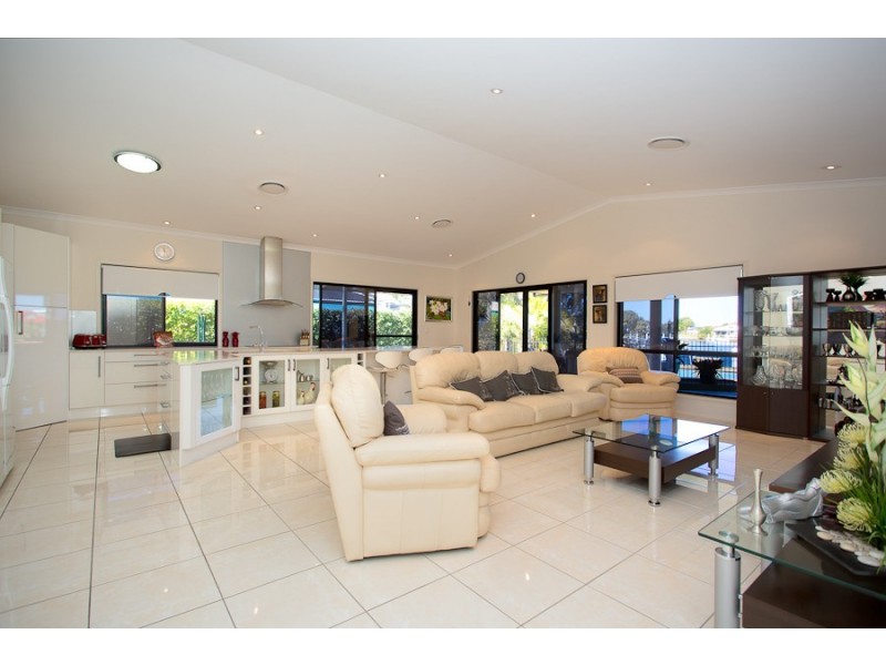 174 Endeavour Drive, Banksia Beach QLD 4507