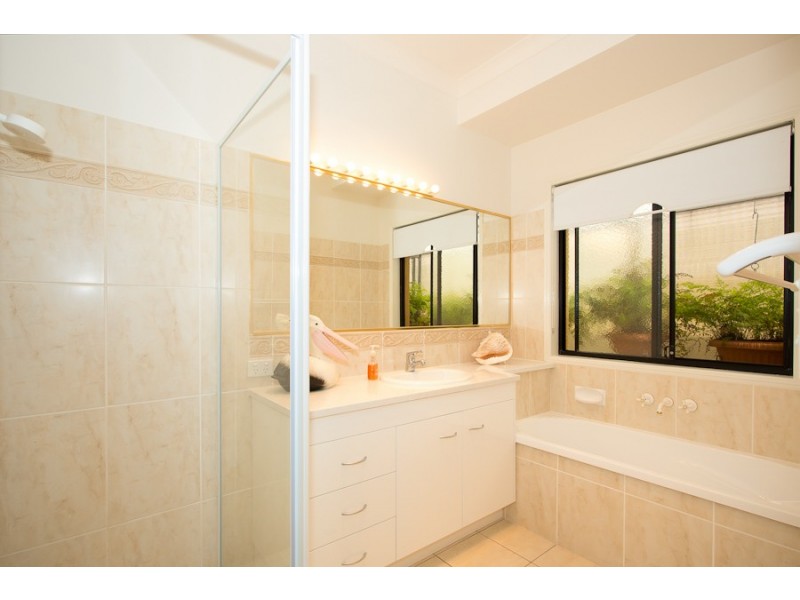 174 Endeavour Drive, Banksia Beach QLD 4507