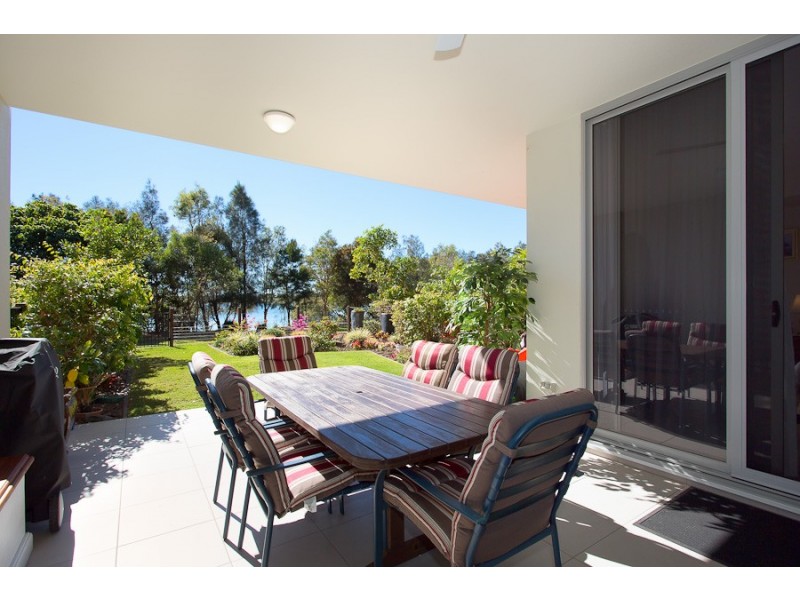 4/8 Spinnaker Drive, Sandstone Point QLD 4511