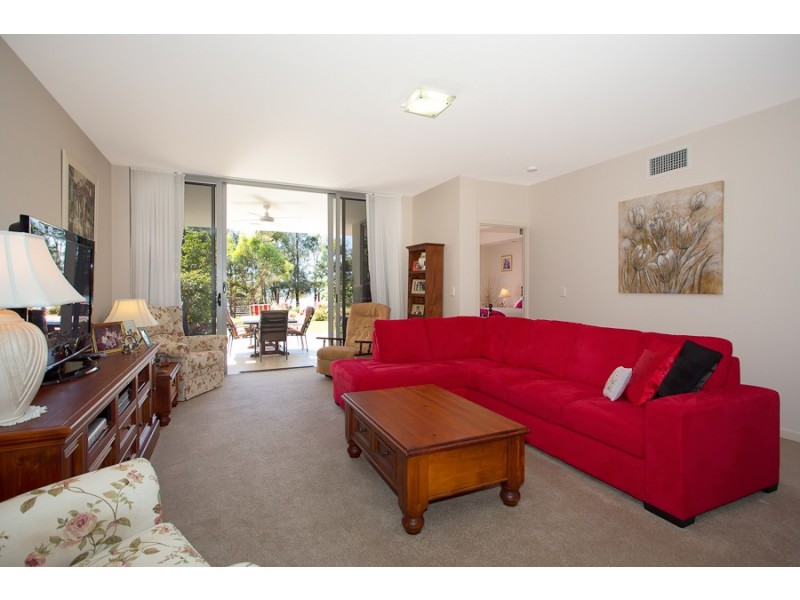 4/8 Spinnaker Drive, Sandstone Point QLD 4511