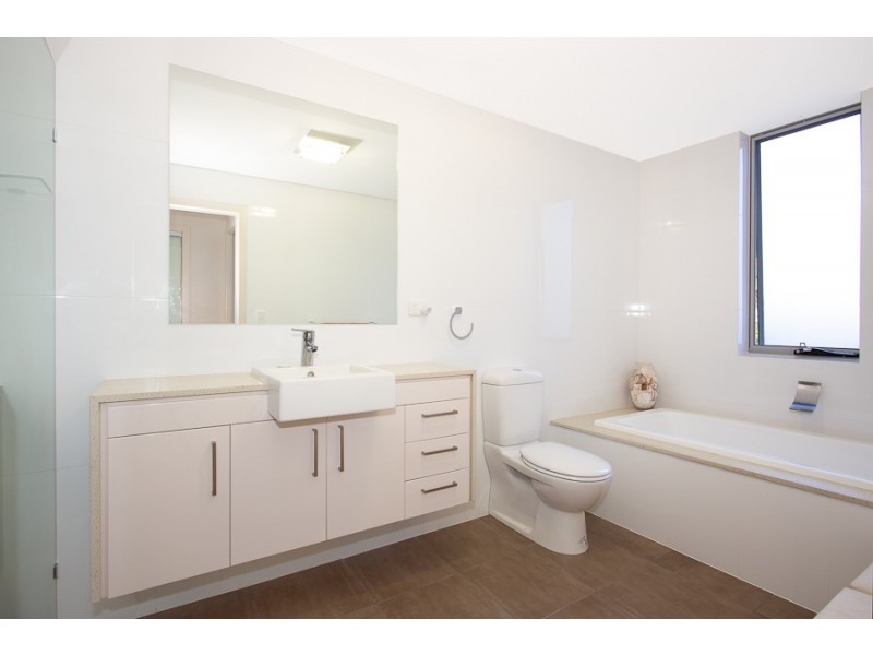 4/8 Spinnaker Drive, Sandstone Point QLD 4511