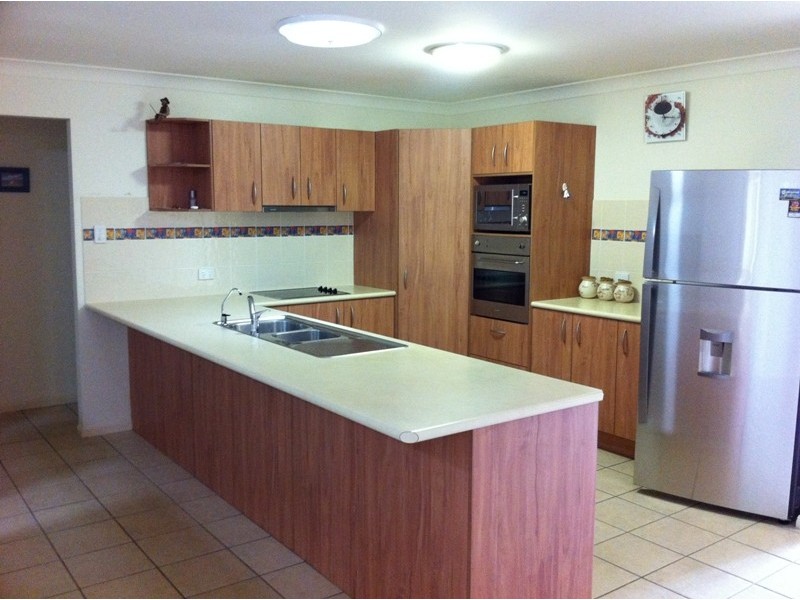 35 Barklya Crescent, Bongaree QLD 4507