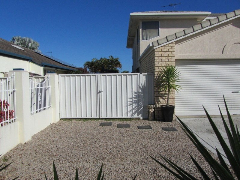 2/4 Tradewinds Drive, Banksia Beach QLD 4507