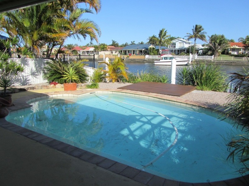 2/4 Tradewinds Drive, Banksia Beach QLD 4507