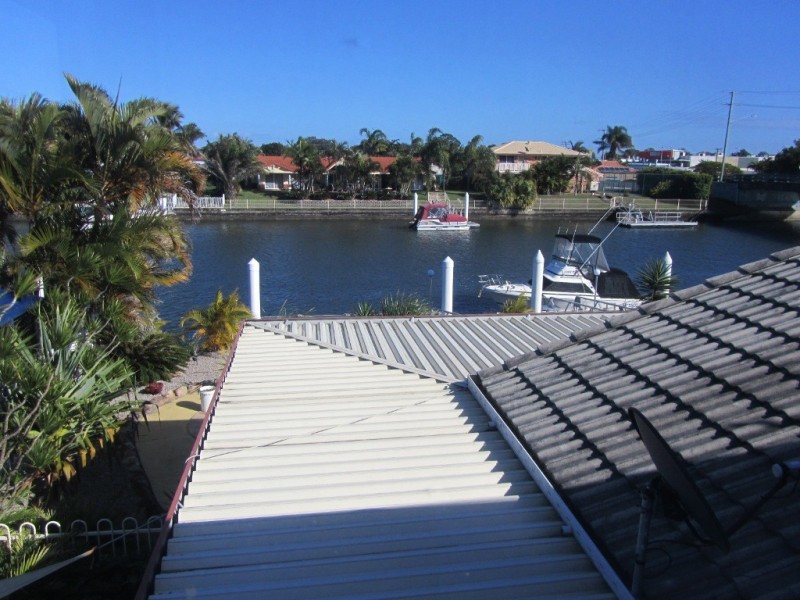 2/4 Tradewinds Drive, Banksia Beach QLD 4507