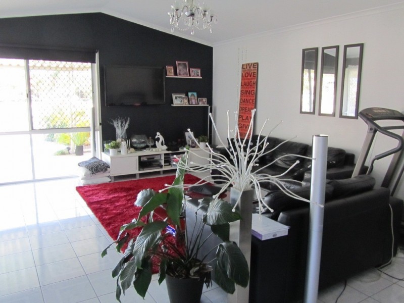 2/4 Tradewinds Drive, Banksia Beach QLD 4507