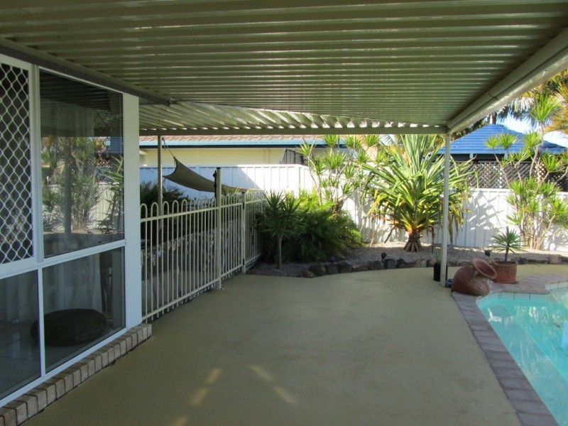 2/4 Tradewinds Drive, Banksia Beach QLD 4507