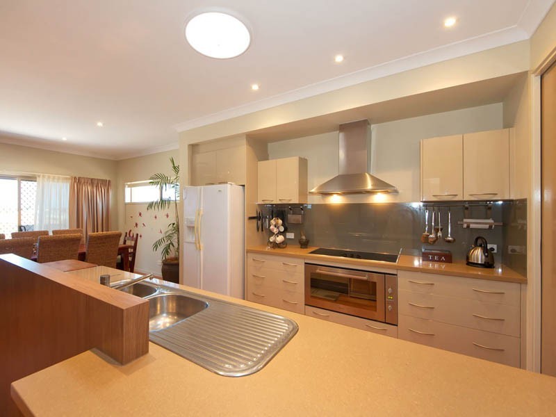 2 Seaeagle Place, Banksia Beach QLD 4507