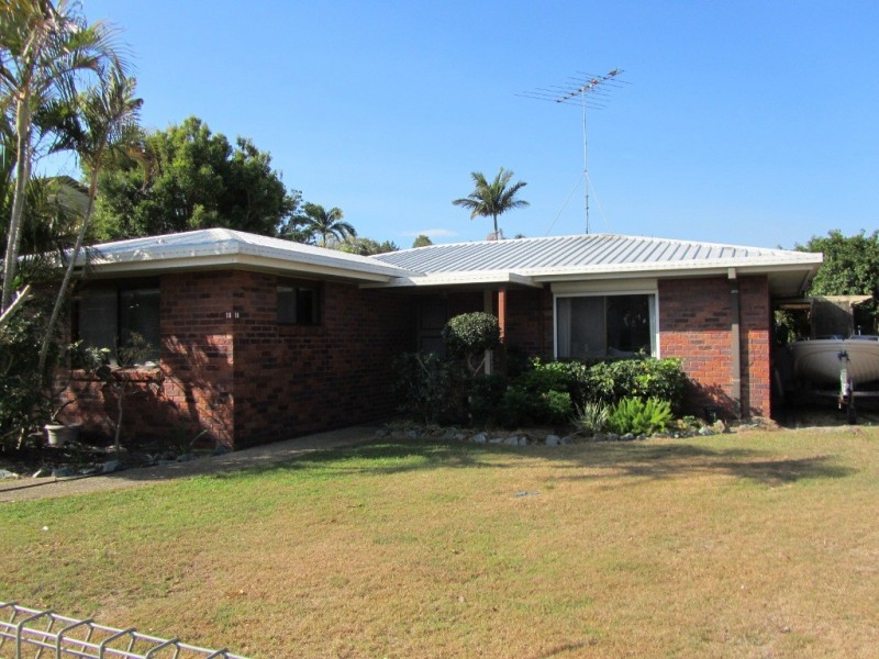 18 Hazell Avenue, Banksia Beach QLD 4507