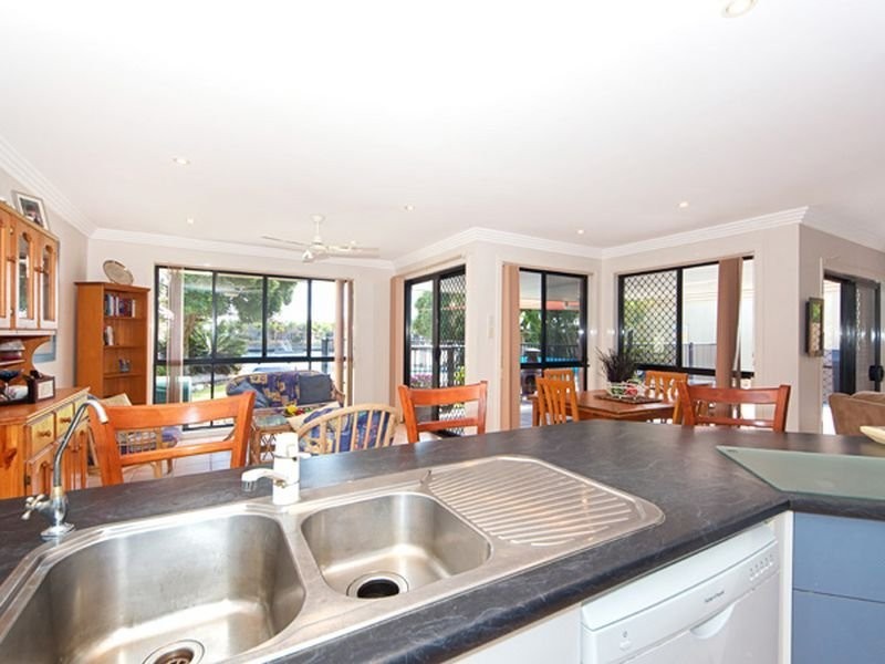 37 Dugong Crescent, Banksia Beach QLD 4507
