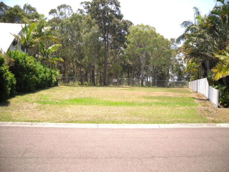21 Howard Court, Sandstone Point QLD 4511