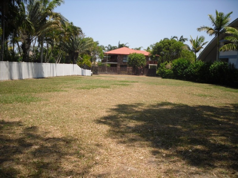 21 Howard Court, Sandstone Point QLD 4511