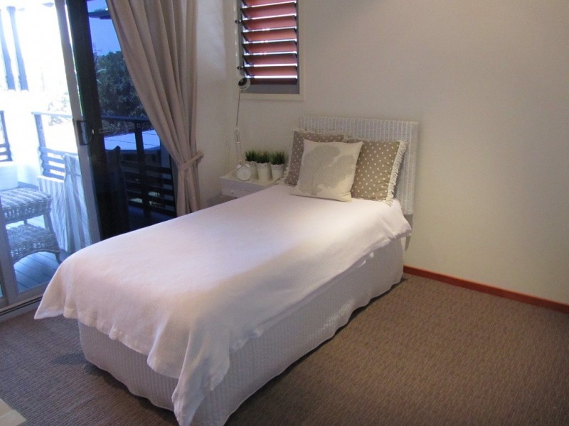 108 Spinnaker Esplanade, Sandstone Point QLD 4511