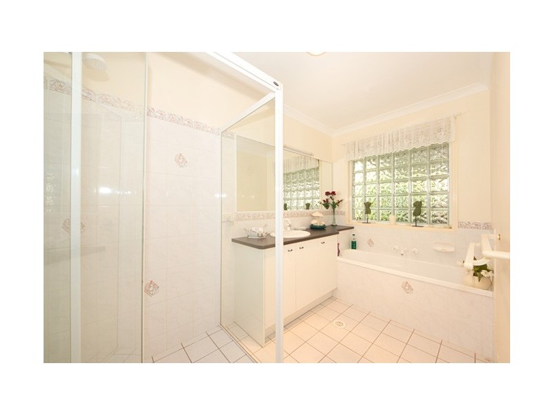 1 Yardarm Court, Banksia Beach QLD 4507
