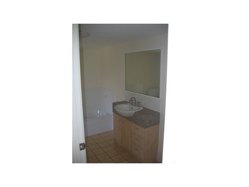 8/54 Winston Drive, Bongaree QLD 4507