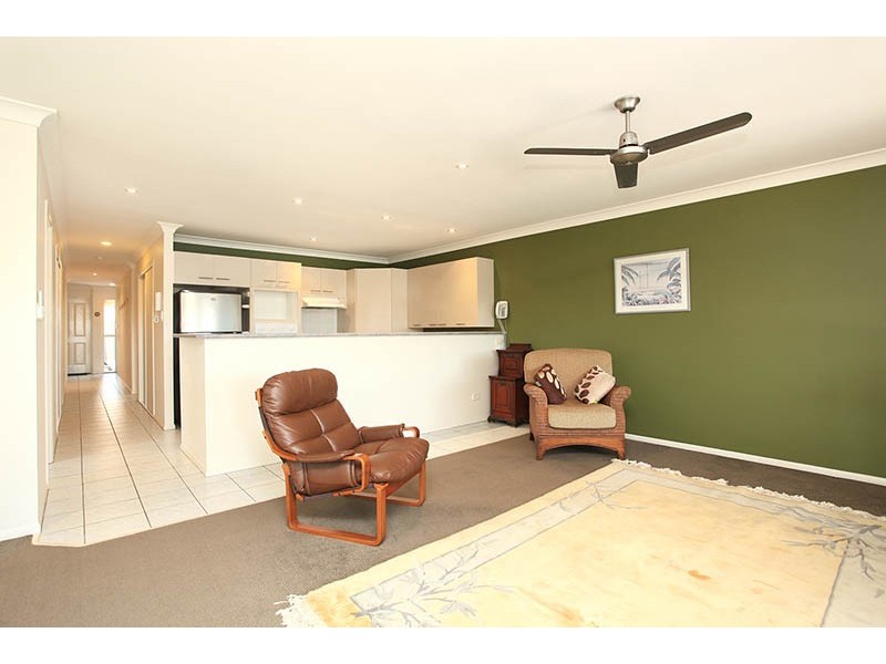 2/19 Headsail Drive, Banksia Beach QLD 4507