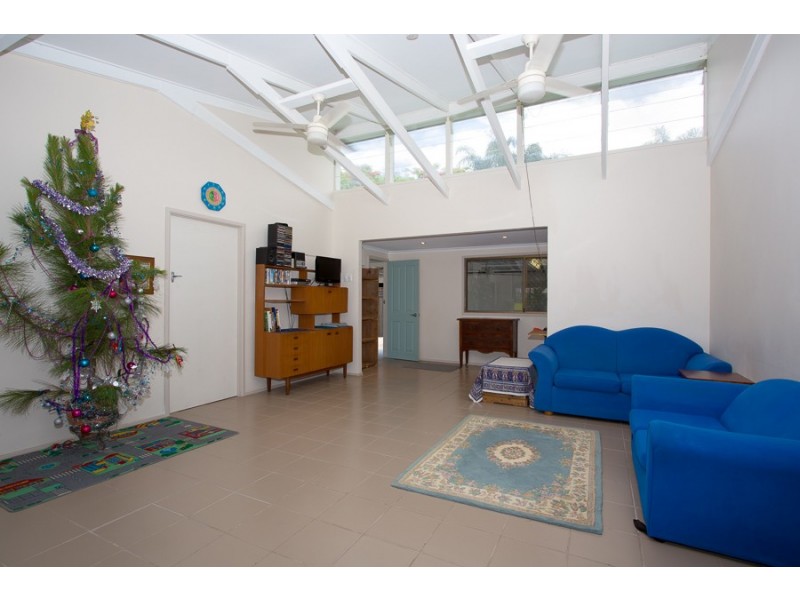 6 Ruby Avenue, Ningi QLD 4511