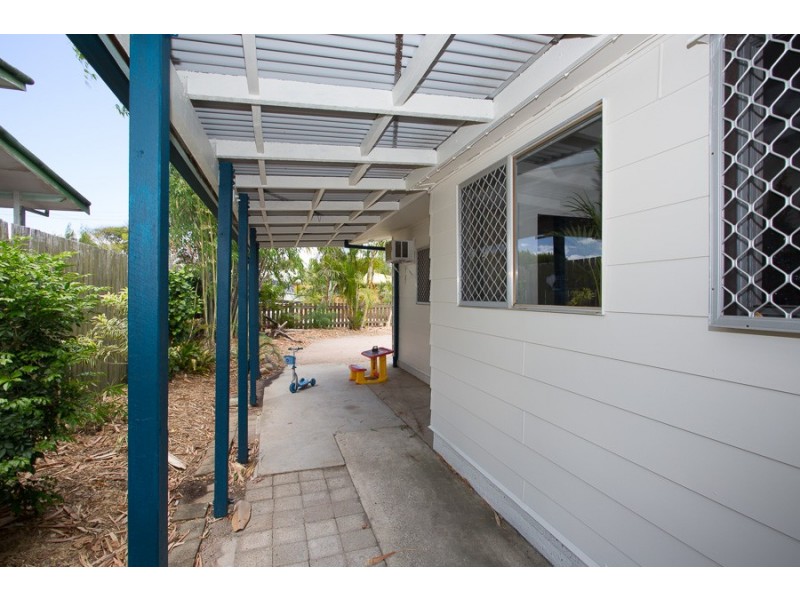 6 Ruby Avenue, Ningi QLD 4511