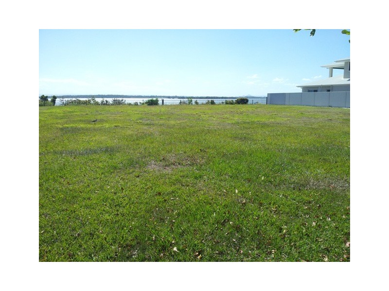 14 Kakadu Circuit, Banksia Beach QLD 4507