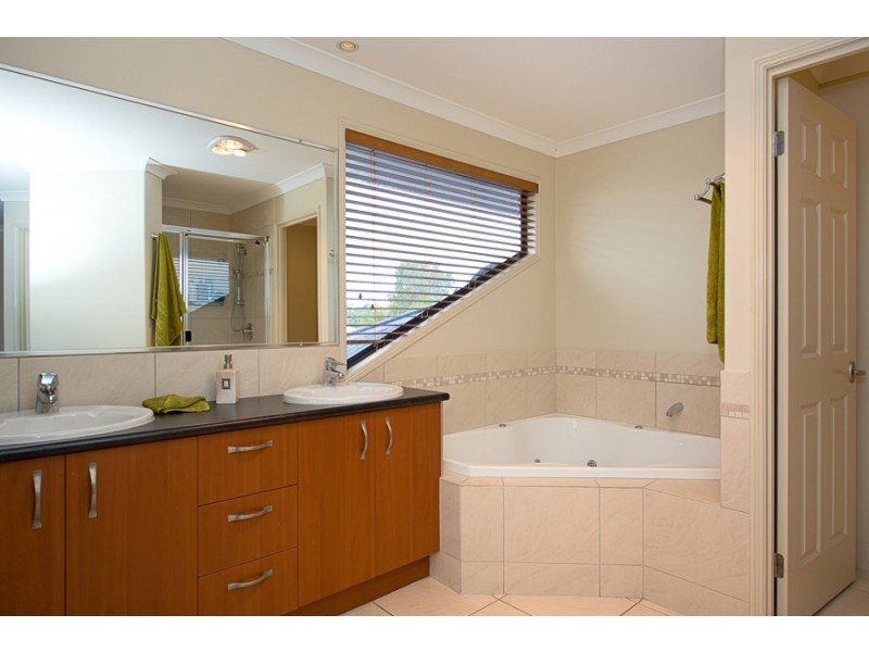 8 Teal Bvd, Bribie Island QLD 4507