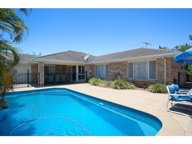 11 Winch Court, Banksia Beach QLD 4507