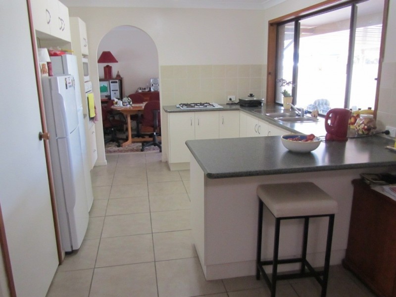 15 Carter Court, Sandstone Point QLD 4511