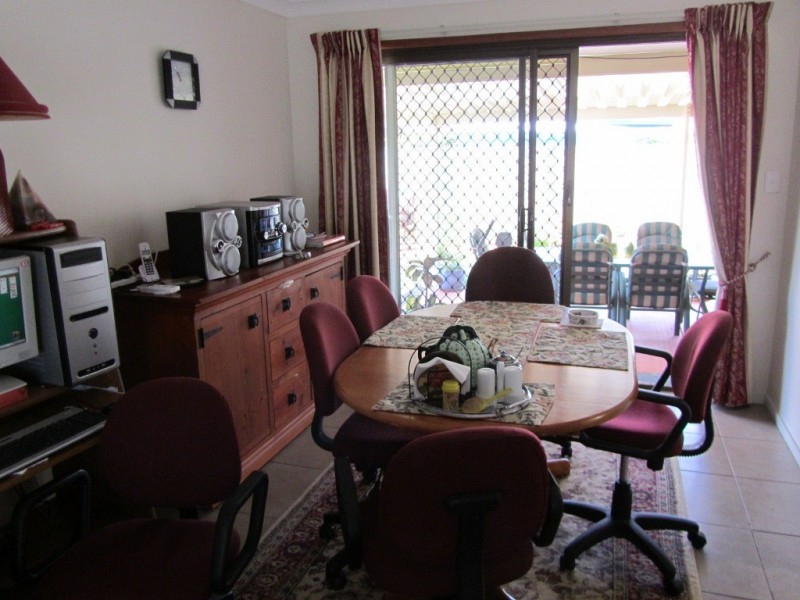 15 Carter Court, Sandstone Point QLD 4511