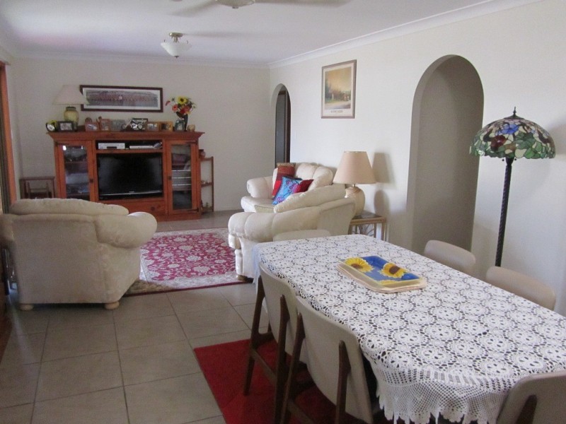 15 Carter Court, Sandstone Point QLD 4511