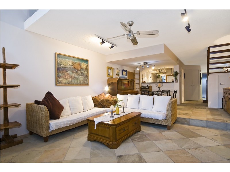 A16 Spinnaker Drive, Sandstone Point QLD 4511