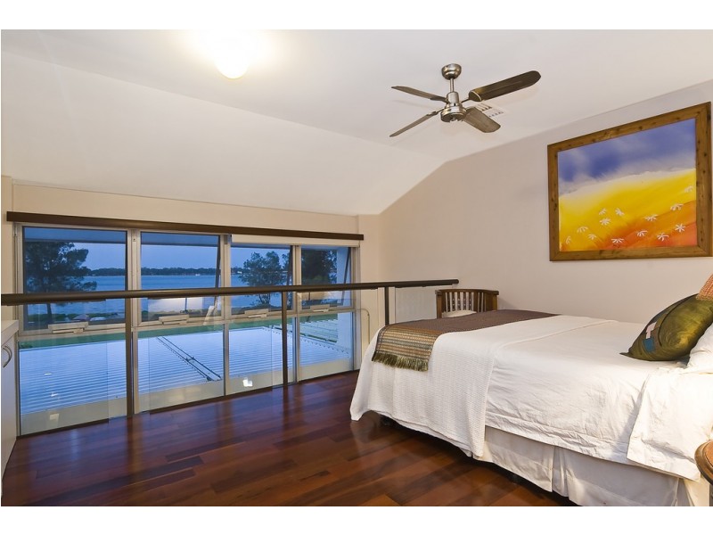 A16 Spinnaker Drive, Sandstone Point QLD 4511