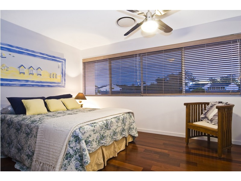 A16 Spinnaker Drive, Sandstone Point QLD 4511