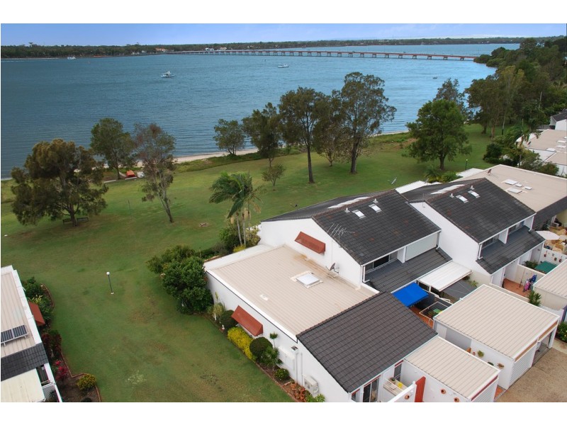 A16 Spinnaker Drive, Sandstone Point QLD 4511