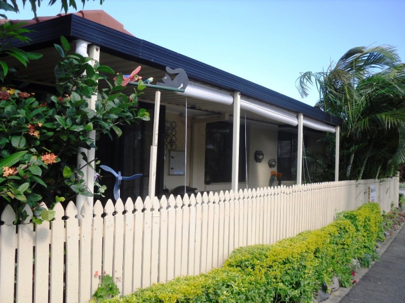 1 Seabreeze Court, Sandstone Point QLD 4511