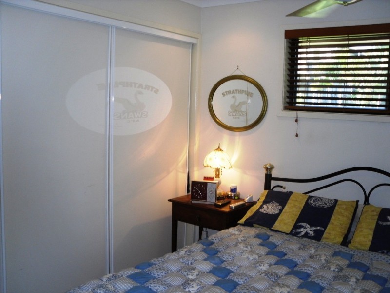 1 Seabreeze Court, Sandstone Point QLD 4511