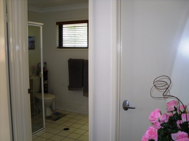 1 Seabreeze Court, Sandstone Point QLD 4511