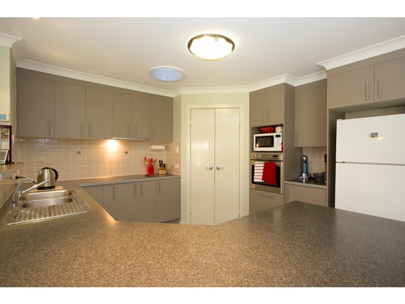 8 Alstonia Court, Bongaree QLD 4507