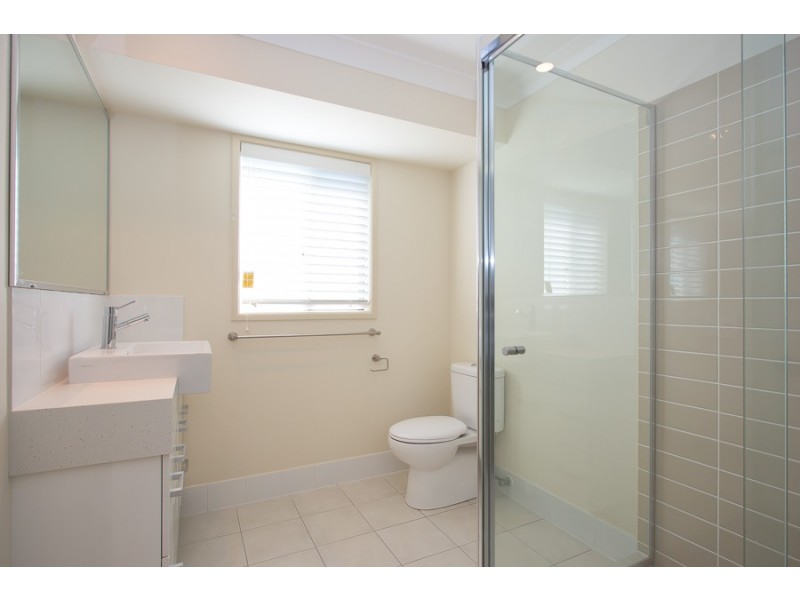 2 Sun Court, Banksia Beach QLD 4507
